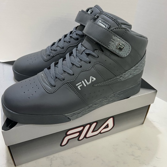 Fila Gray Sneakers with Padded Collar and Lace-Up Closure - Picture 4 of 9